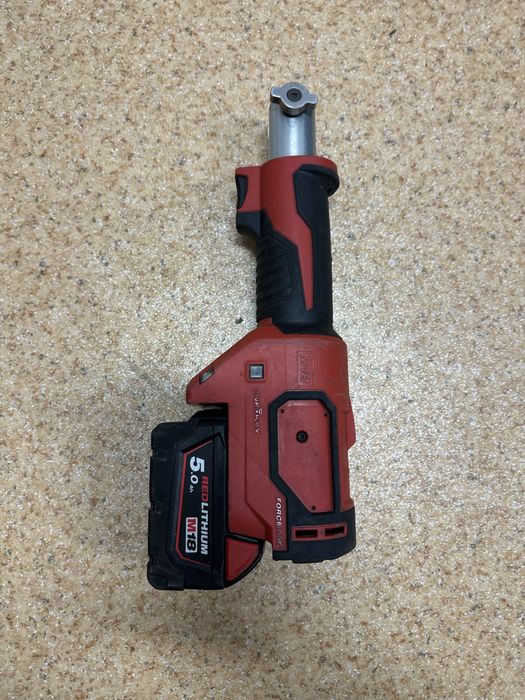 Presa sertizat Milwaukee HCCT