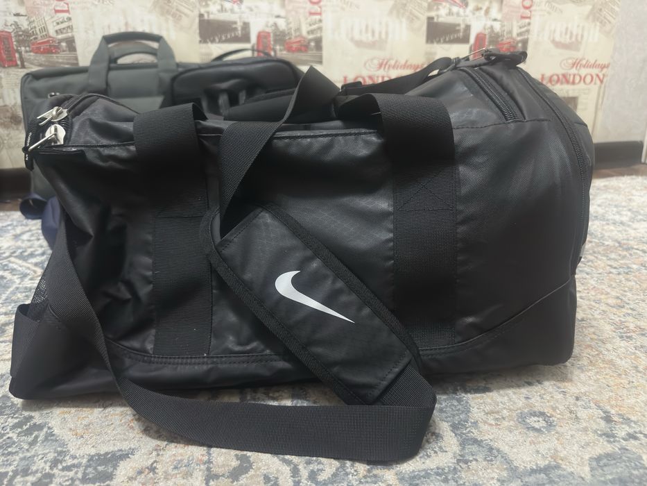 Продам найк сумку
