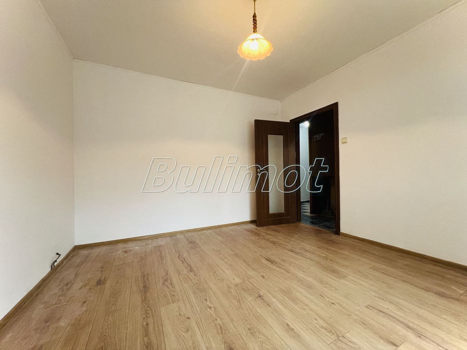 Тристаен апартамент кв.Младост