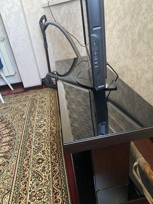 Набор подставка под тв и телевизор  LG