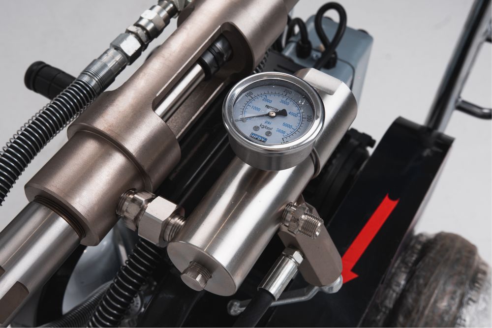 Безвоздушный распылитель,шпаклевочный аппарат, краскопульт-DBT 970