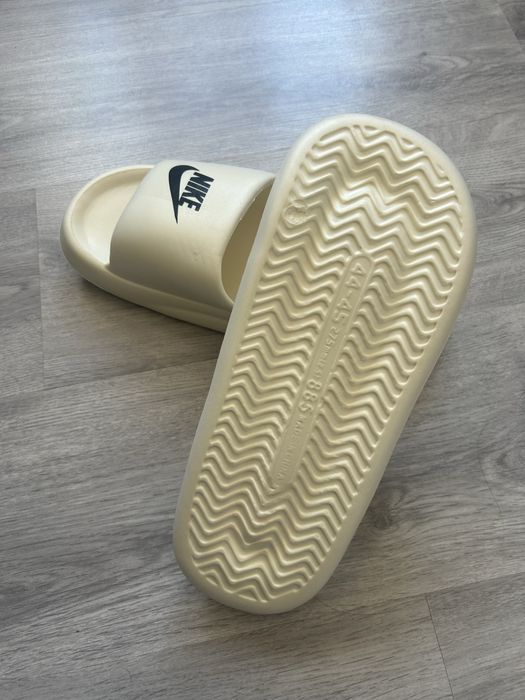 Новые белые тапочки