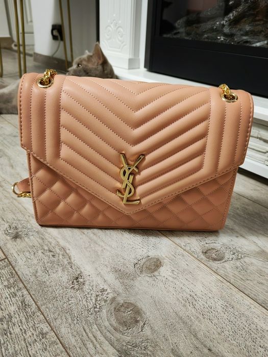 Genti dama.Modele diferite.Preturile difera in functie de model!