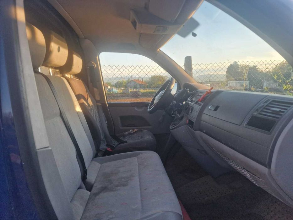 VW T5 1.9TDI 2008 година