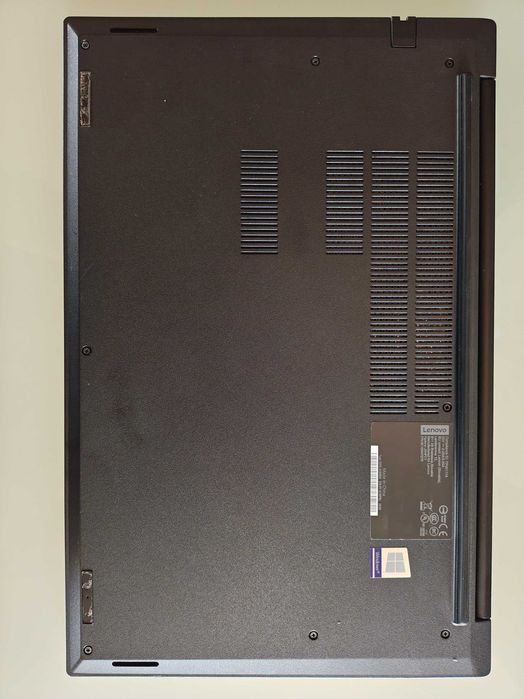 Лаптоп Lenovo e15