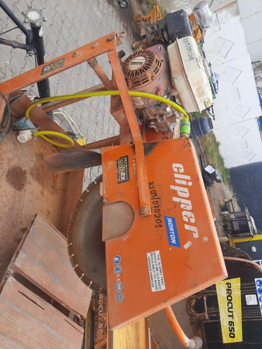 Отрезни маси под НАЕМ с Разчен диаметър от 230 до 650 от Рентекс