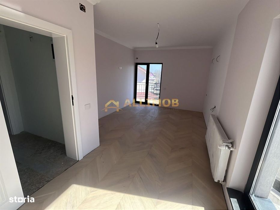 Eleganta la malul lacului- Vila premium cu ponton privat.