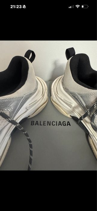balenciaga triple s