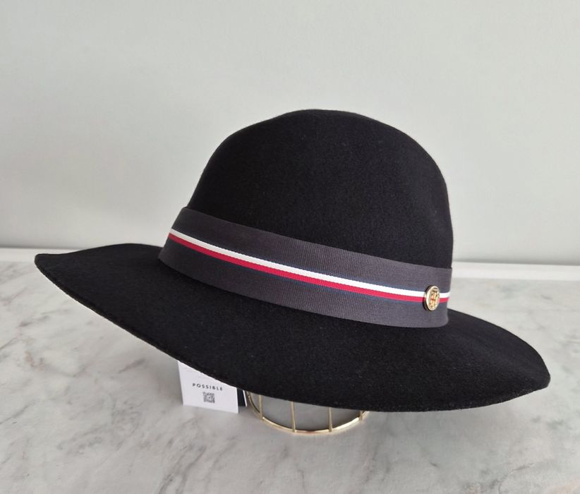 Вълнена капела "Tommy Hilfiger"