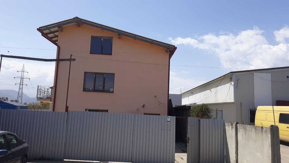 Inchiriez birou 130 mp pretabil firma si teren