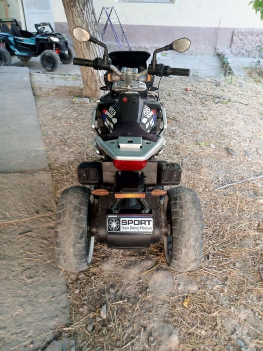 Bolalar motosikli sotiladi