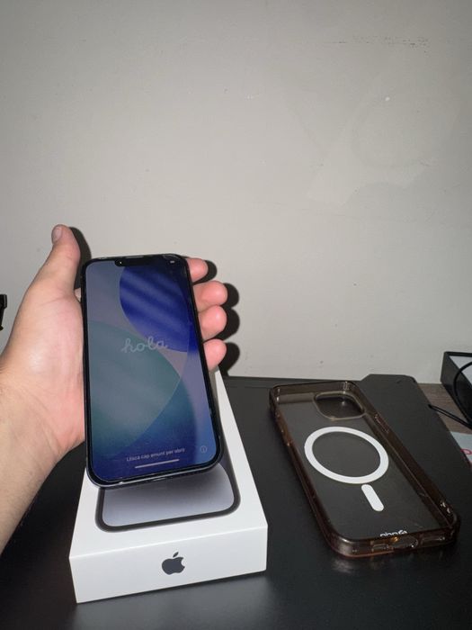 iPhone 14 128GB Midnight – Cutie, Baterie 85%, Cadou Husă MagSafe + Folie