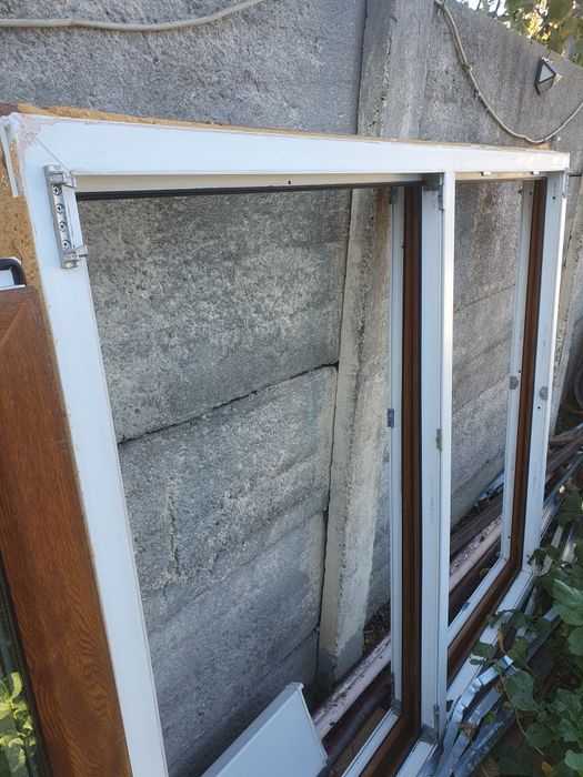 Vindem doua rame cu 4 geamuri termopan
