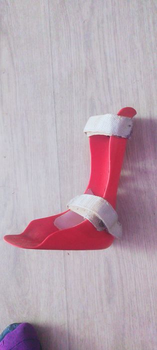 Отдам артез на стопу