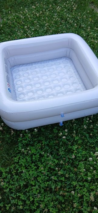 Piscina gonflabila cu 2 inele pentru copii