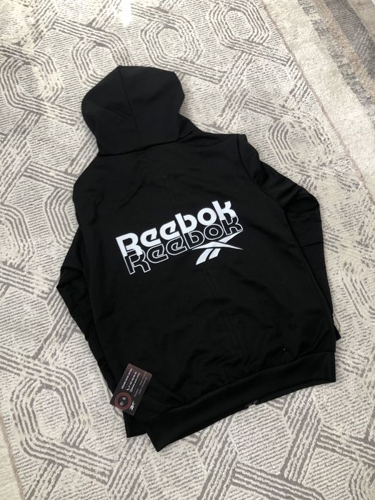 Спортивка реебок внутри мех