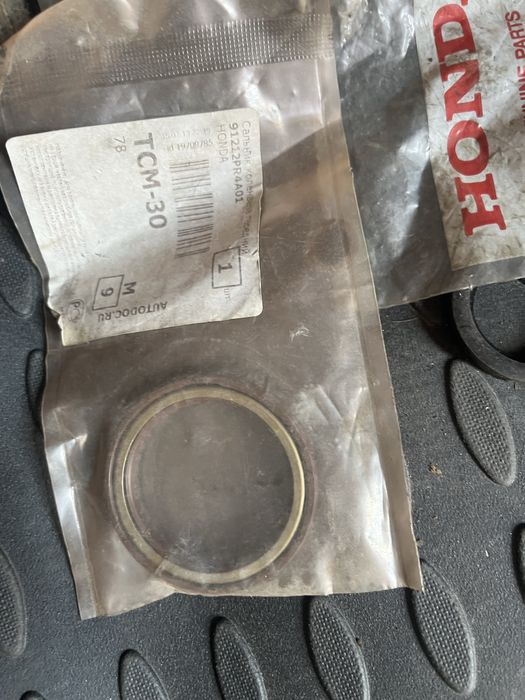 Продам на запчасти хонда срв