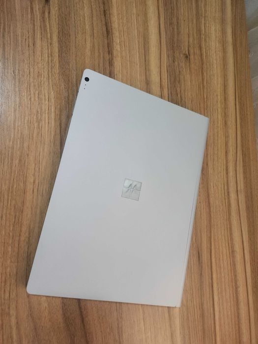 Microsoft Surface Book 2