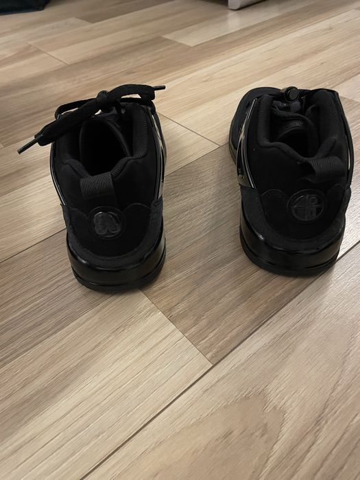 Jordan sneaker low spizike marime 38.5 negru 750 lei