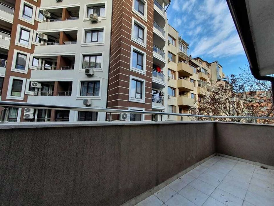 Дава се под наем Двустаен апартамент в с. Левски, Област Варна - 70 кв.м за 418.71 € - Снимка #17