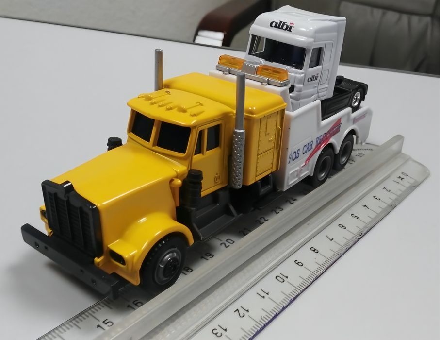 Колички метални модели в размер 1/18 и 1/24