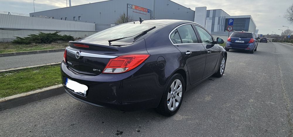 Vând Opel Insignia
