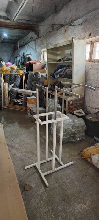 Универсальная торговая вешалка для одежды
