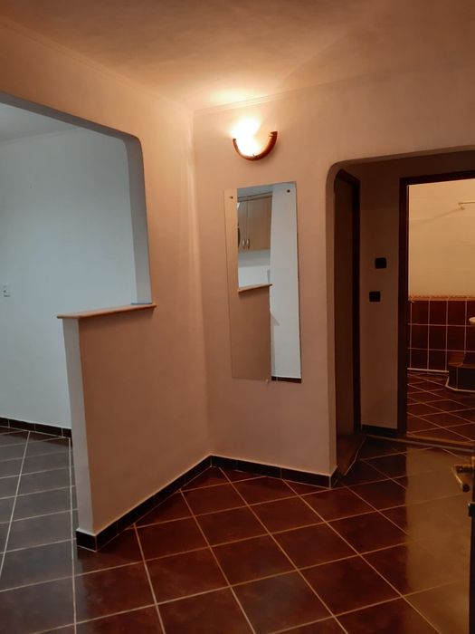 Apartament cu 2 camere de închiriat