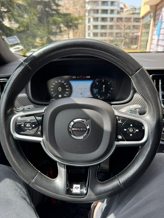 Volvo V90 D4 R-Design