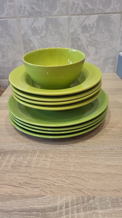 Set farfurii + bol verde – stare foarte bună