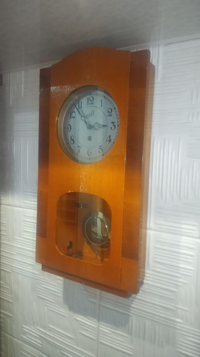 Продам настенные часы производства СССР