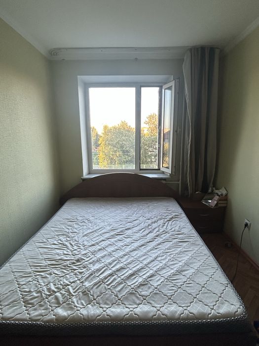 кровать с 2 тумбами