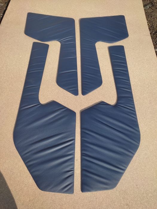 Кожанные вставки на дверные карты бмв Е34