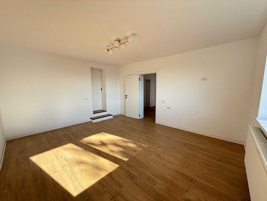 Apartament în casă cu curte terasata si garaj – la 5 minute de Centru