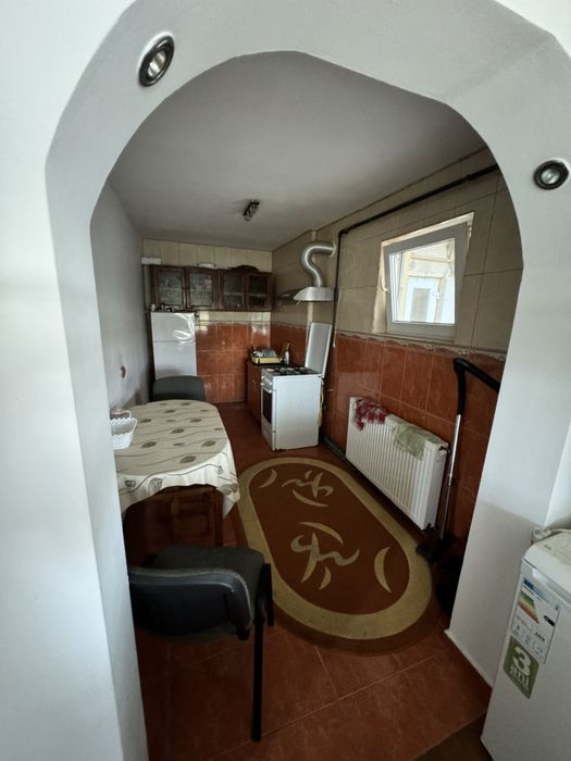 Inchiriez apartament 2 camere