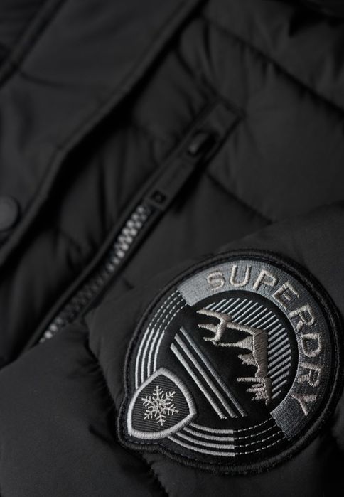 Вталено зимно яке Superdry