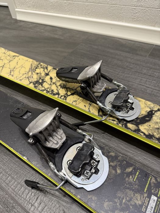 Ски Rossignol Blackops Sender TI 180 cm + ски автомати Look Pivot 15
