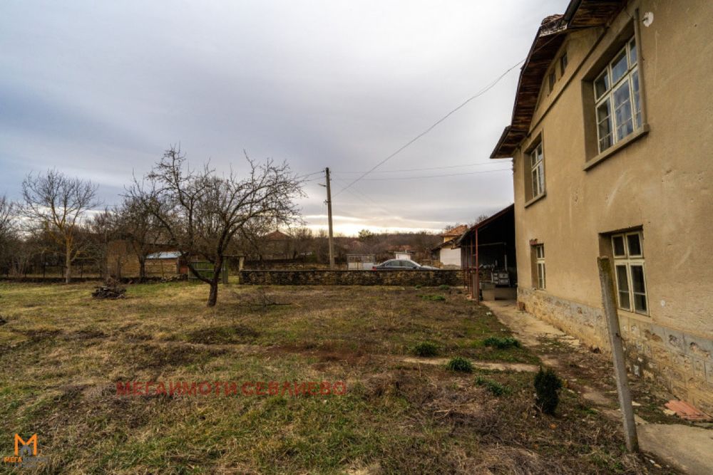 Продава се Къща в с. Агатово, Област Габрово - 347 кв.м за 38 €/кв.м - Снимка #3