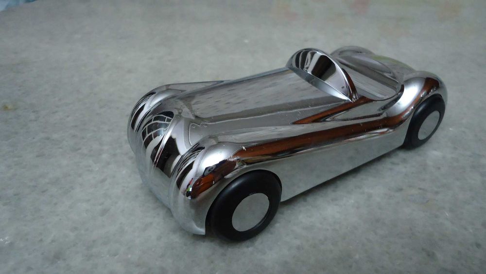 Метална магнитна кола