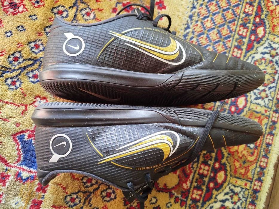 футболни маратонки NIKE номер 36.5