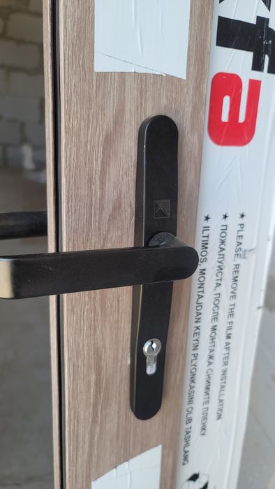 Akfa eshik 2,4 × 0,9 m