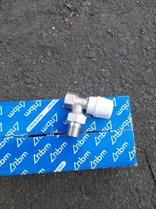 Robineți calorifer noi