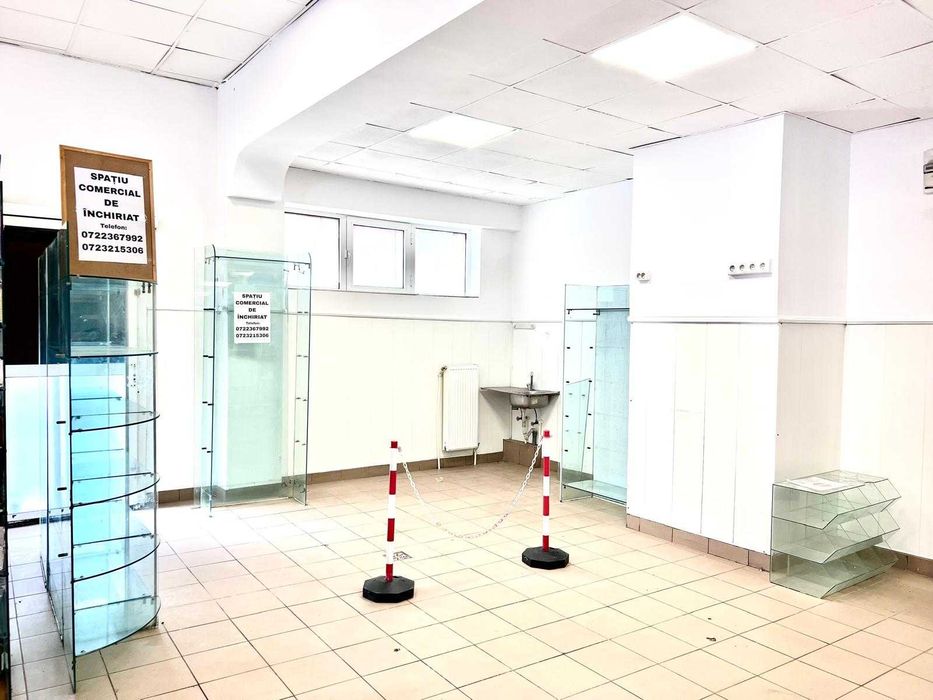 Spațiu comercial de închiriat – Complex Romal, Câmpina  25 mp | Vad comercial excelent | Trafic intens | Zonă alimentară