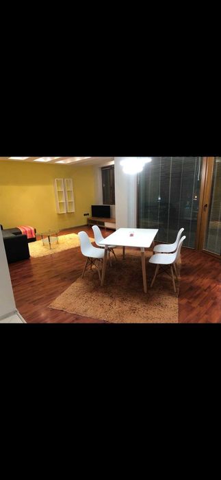 Дава се под наем Двустаен апартамент в Шумен, Център - 65 кв.м за 331.5 € - Снимка #2