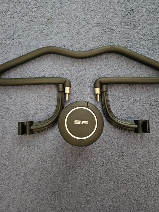 Продам коврик багажника