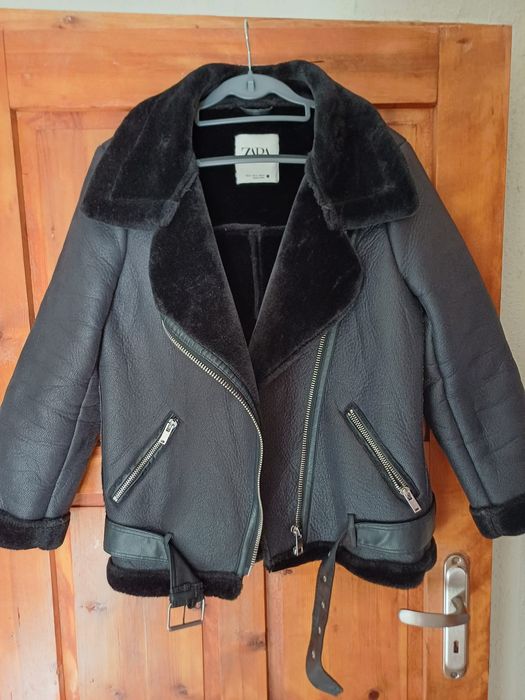 Зара (яке от изкуствена кожа)