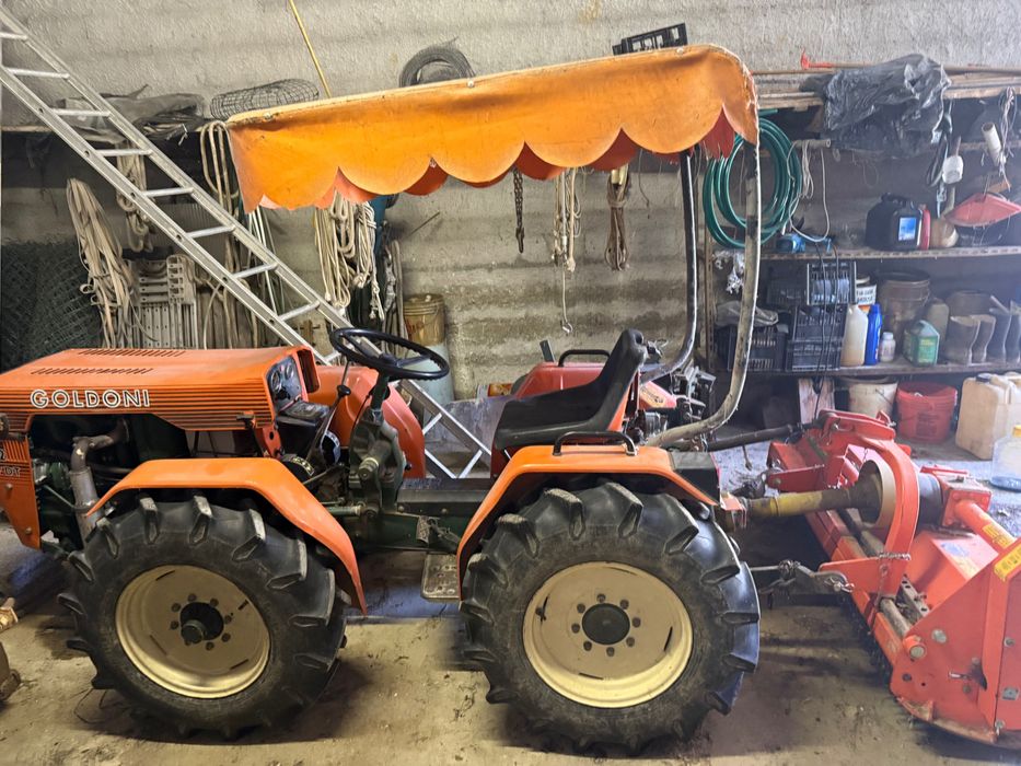 Tractor goldoni 932 4x4 rs/dt cu roti stertante (nu se indoaoe de la jumate)