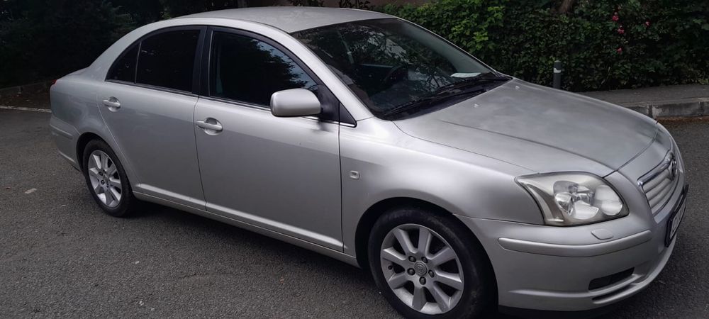 TOYOTA Avensis