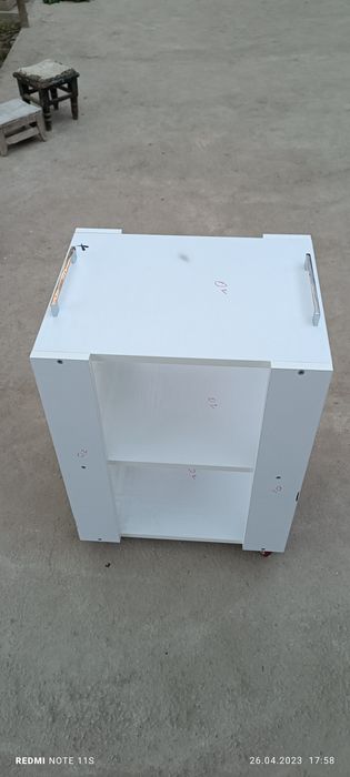 Nails mebel.Помошница-тележка с доставкой(косметолог-лашмекеров)