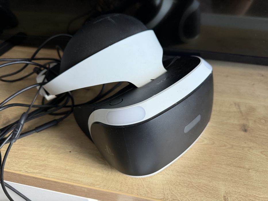 Ps4 + 2x controller + VR + 2x controller move